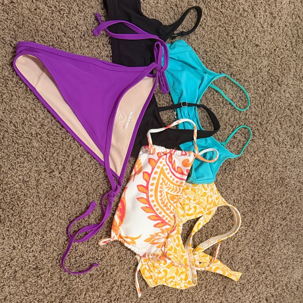 bundle- 4 tops, 1 bottoms